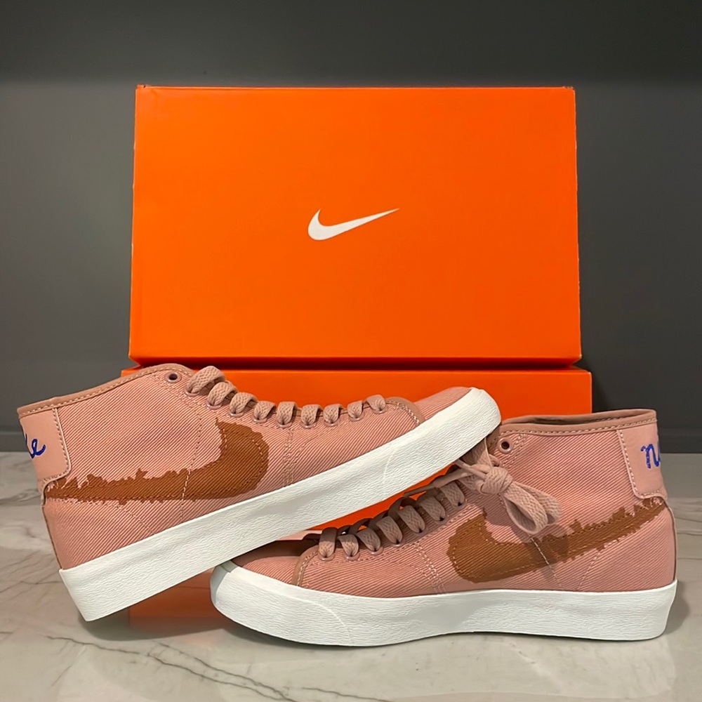 Nike SB Blazer Court Mid Premium                  WMNS 6   /   MENS 4.5